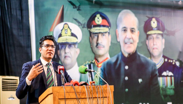 Rizwan Anwar at a PMYP youth seminar in Lahore